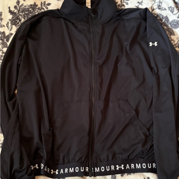 Under Armour women’s black athletic jacket size large - Picture 2 of 2